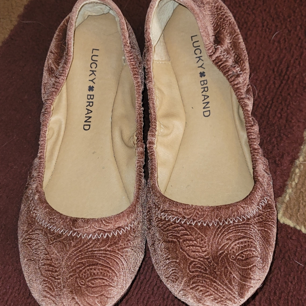 Lucky Brand size 6 Rose colored Textured velour ballet flats